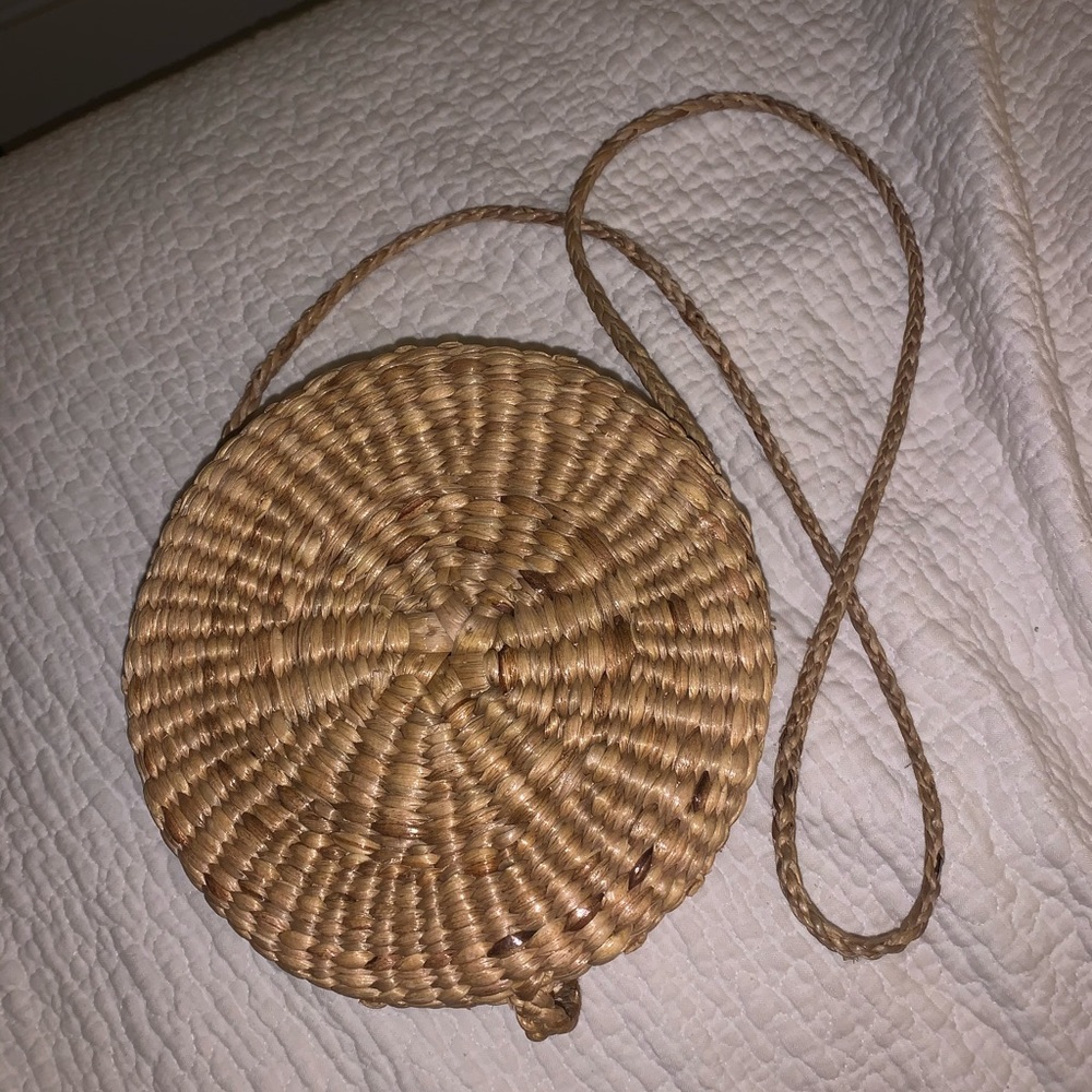 Round basket bag